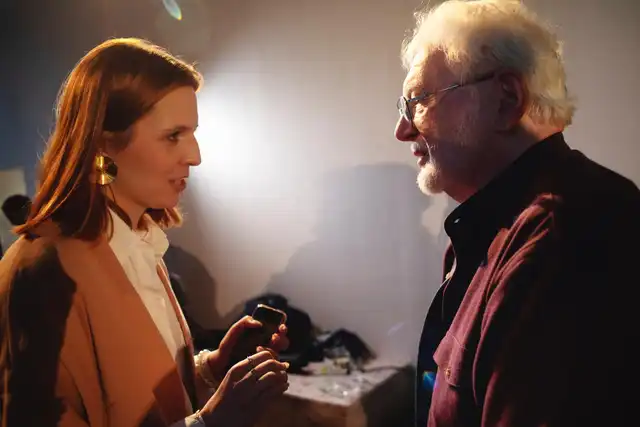 <p>Breaking Down the Walls? –interview with film director, Andrzej Krakowski∗</p>